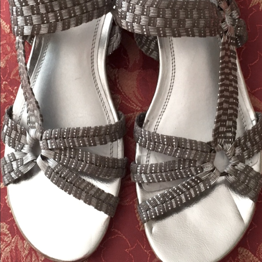 Impo Remedy stretch sandal size 9